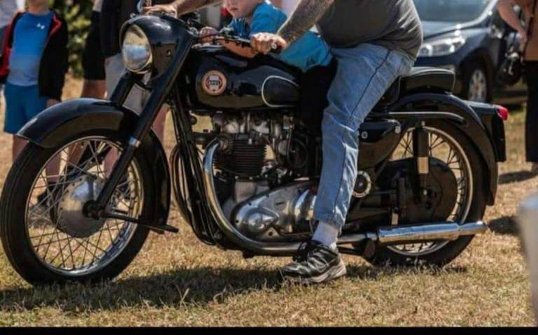 Ariel huntmaster 1957