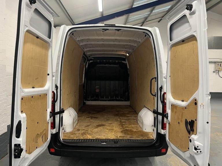 2023 Renault Master LM35dCi 135 Business+ Medium Roof Van PANEL VAN DIESEL Manual