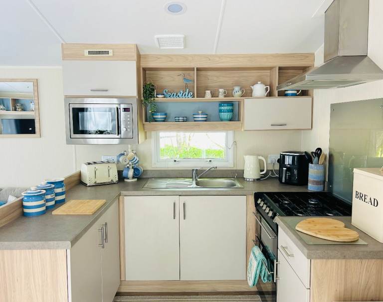 Holiday Caravan in Cornwall available for School Holidays St Minver Parkdean