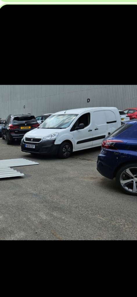 2018 PEUGEOT PARTNER LWB FACTORY CREW VAN 