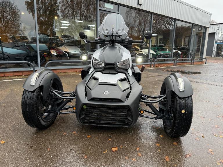 2019 CAN-AM RYKER 900cc fully automatic Spyder trike with Handbraking adaption S