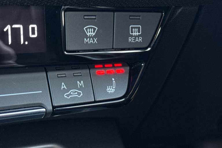 2025 Audi A3 Black Edition 35 TFSI  150 PS S tronic SUV PETROL Automatic