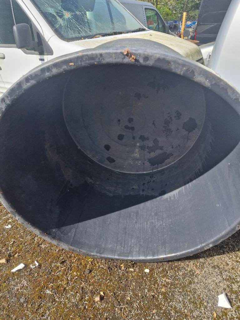 1000ltr water rubber water tank ideal for pond good condition £200