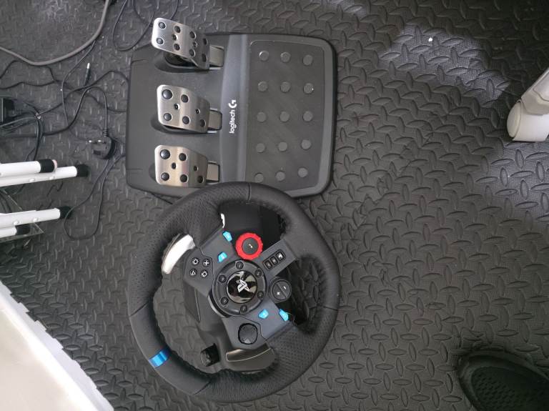 Logitech G29 Driving Force Racing Wheel & Pedals - Good Condition