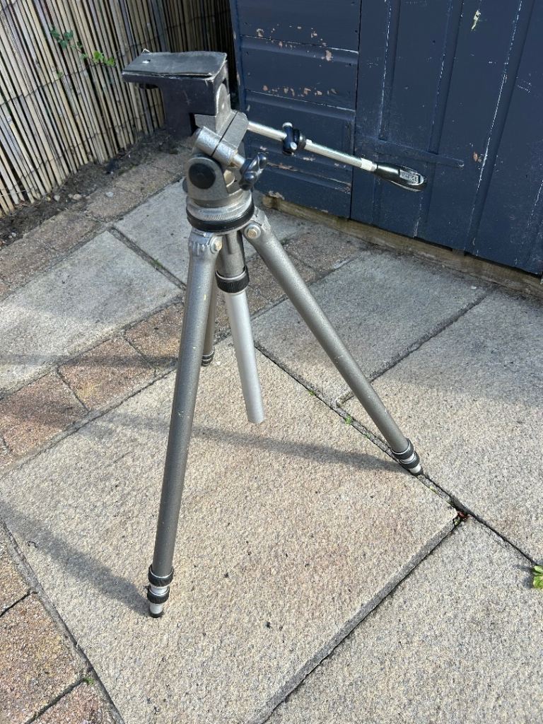 Gitzo Gilux Reporter Professional Tripod with Pan & Tilt Head - Rock solid