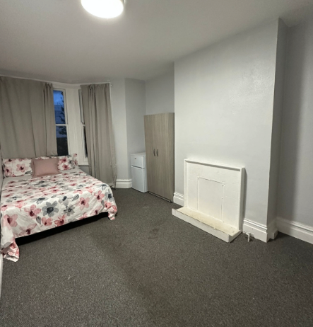 Spacious Double Room Seven Sisters £950/pm - Bills Inc 