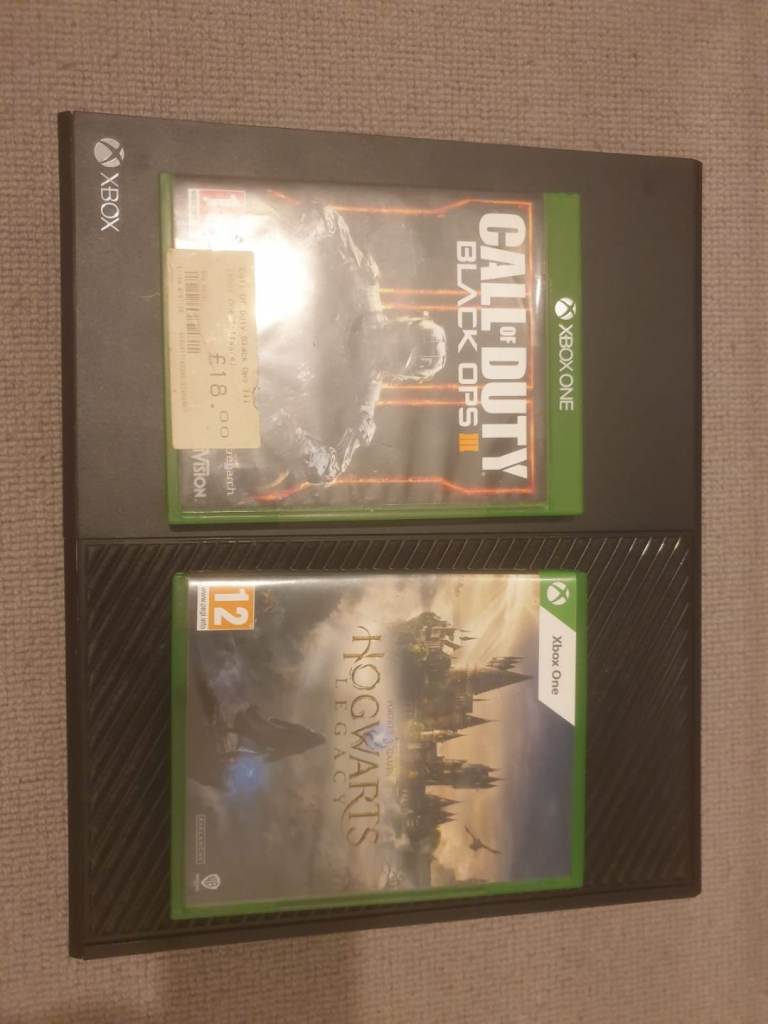 SOLD Xbox one bundle 