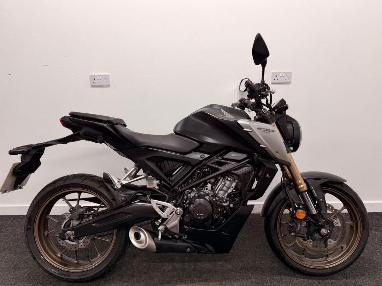 HONDA CB125R ** 12 MONTH MOT - DIGITAL DISPLAY - WARRANTY ** 
