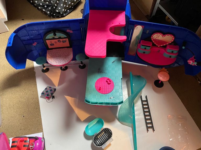 Huge Bundle of LOL Dolls Toys