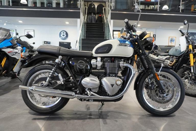 Triumph Bonneville T120, 2026, Aegean Blue/ Old English White. IN STOCK NOW.