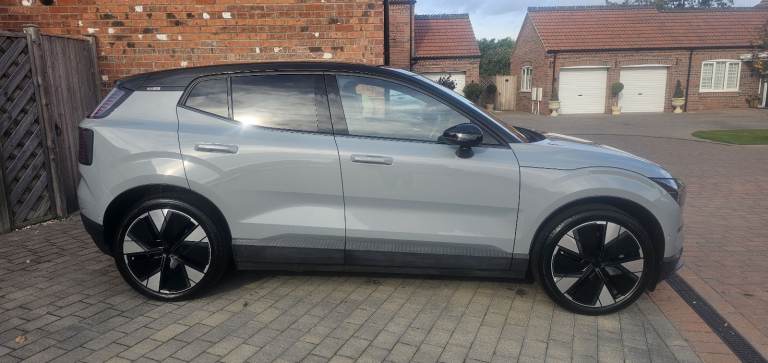 Volvo, EX30, Single motor Extended range 69Kwh. Ultra