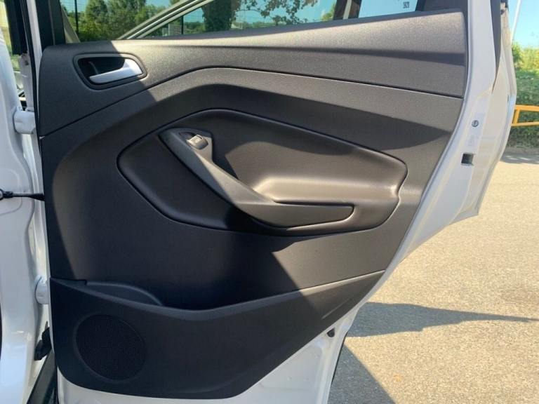 2017 Ford Kuga 2.0 TDCi Titanium X SUV 5dr Diesel Manual 2WD Euro 6 (s/s) (150 ps) HATCHBACK Dies...