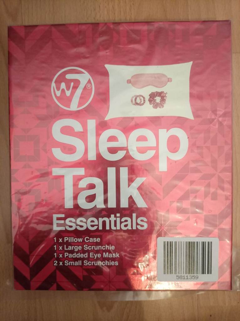 Brand New W7's Sleep Over Essentials Gift Set