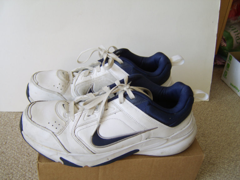 NIKE wide-fit TRAINERS UK Size 10.5 - 11