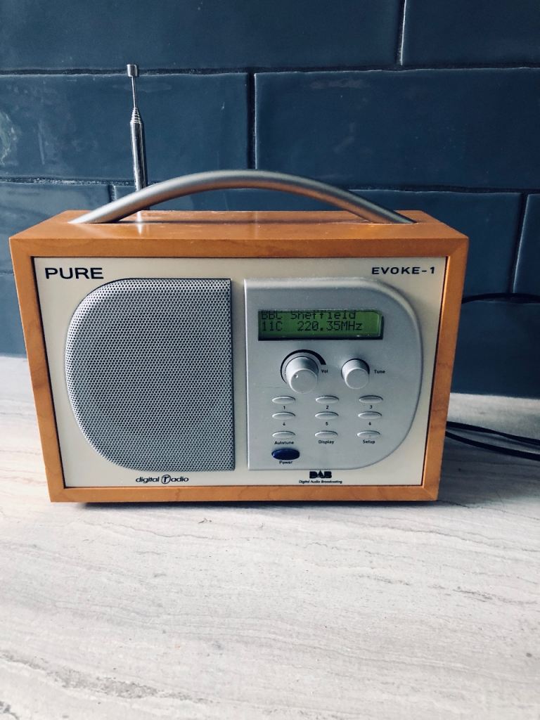 Pure Evoke-1 DAB Radio – Wood Casing, Good Condition