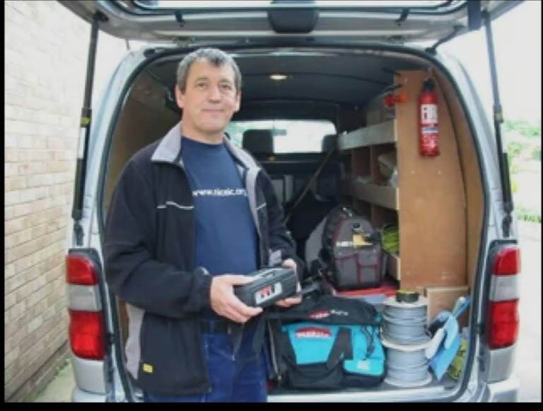 Expert Electrician with 25 Years’ Experience – Fast & Reliable Service