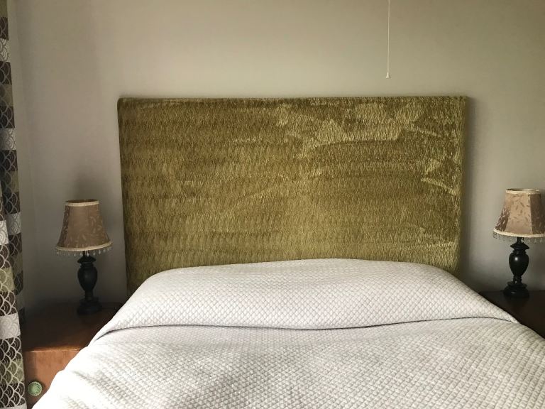 Headboard wall mounted 