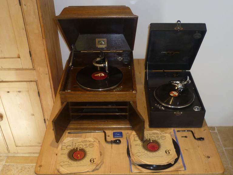 HMV Gramophone Model 103 & Columbia Viva-tonal with 100+ Shellac Records