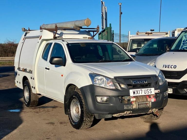 ISUZU RODEO 4X4 WITH AIRCON.