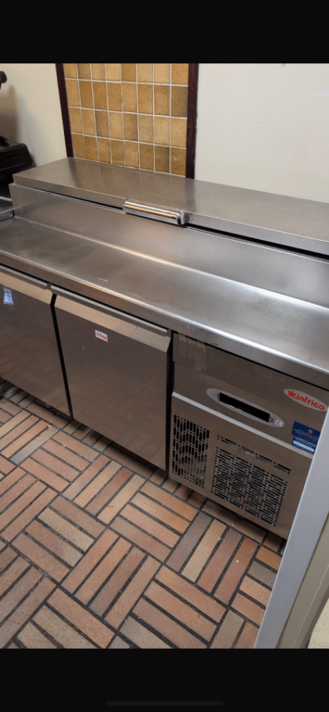 Pizza prep fridge catering 