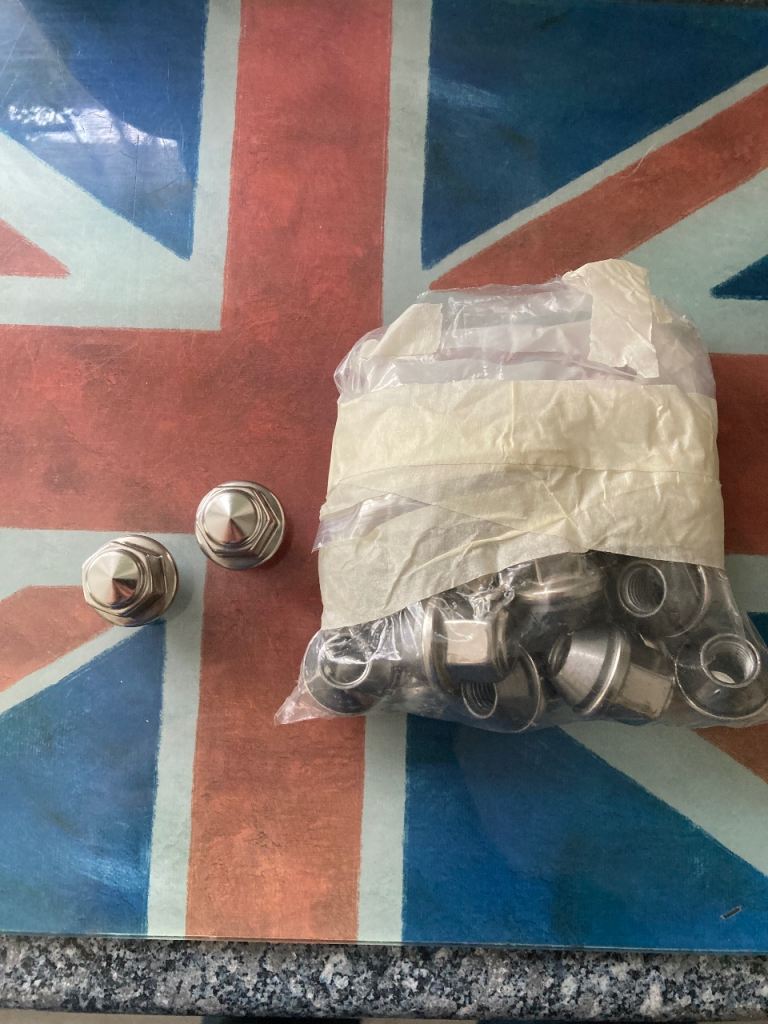 Genuine FORD wheel nuts x20