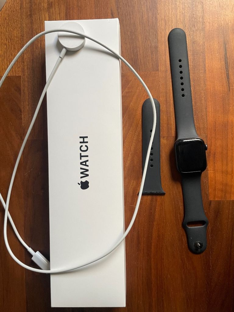 Apple Watch SE2 - barely used