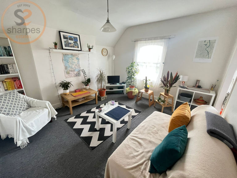 1 bedroom flat in Robinson Road, London
