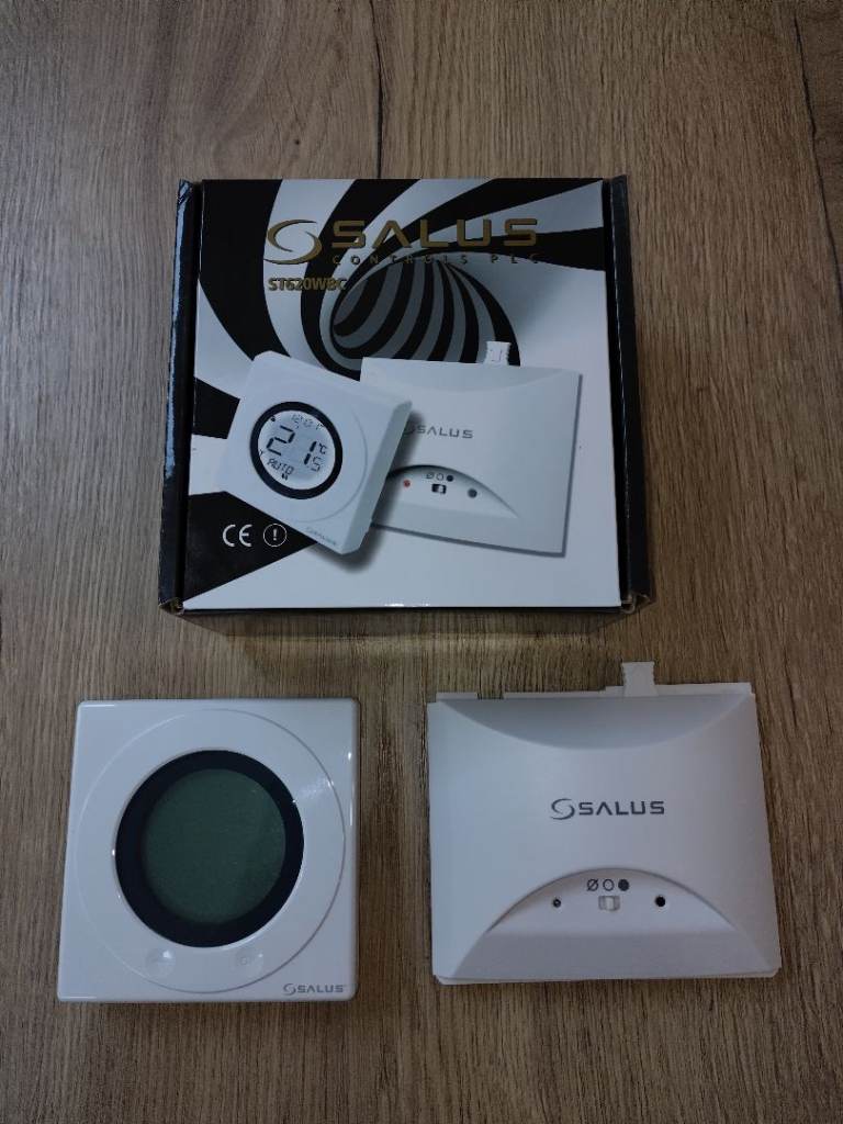 Salus ST620WBC
Wireless Programmable Room Thermostat

