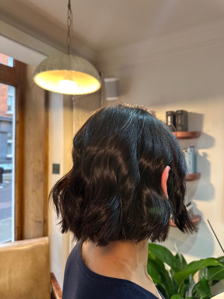 Haircut model for a bob 