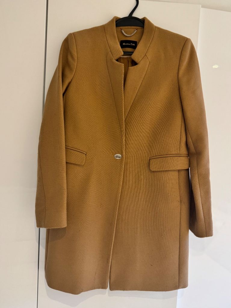 Massimo Dutti Elegant Camel Coat – Timeless Tailored Design (Small / size 8)