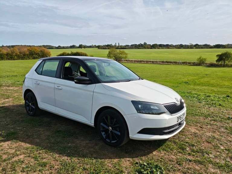 Skoda Fabia COLOUR EDITION MPI ulez petrol white hatchback hpi clear