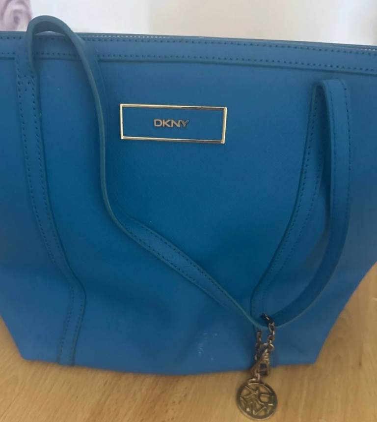 Dkny massager bag