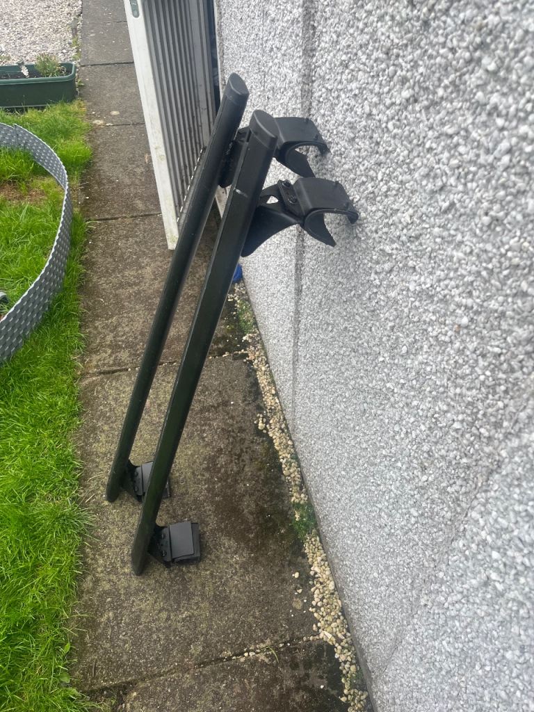 Dacia duster roof bars 