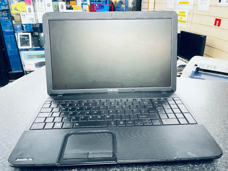 Toshiba Satellite C850 Laptop 6GB RAM 120GB
