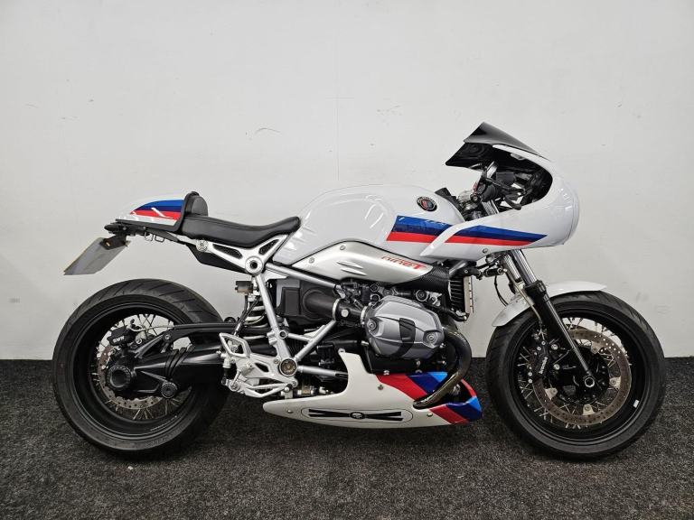 BMW R NINE T RACER SPORT ** LOW MILEAGE - SP ENGINEERING EXHAUST - TAIL TIDY **