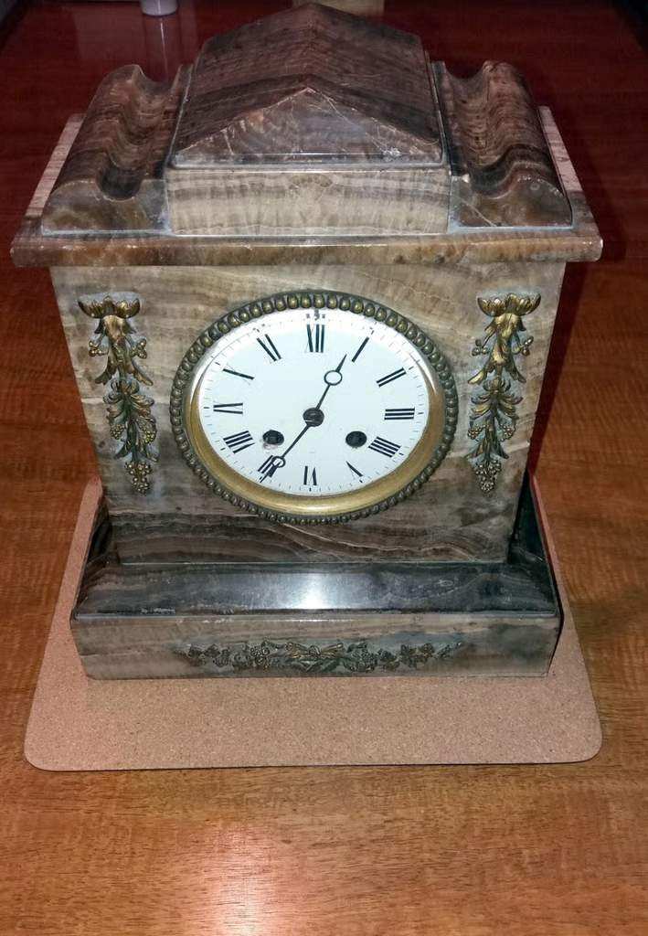 Lovely Marble Mantle clock, 19th or early 20th century, with chime