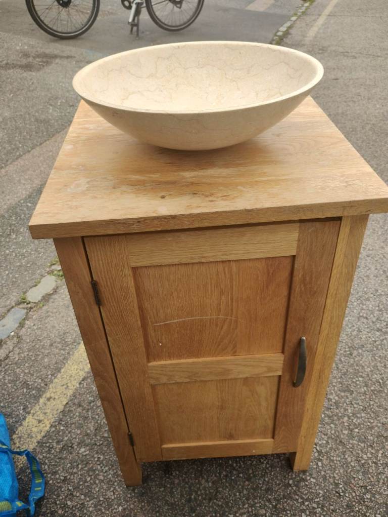 Wash basin 