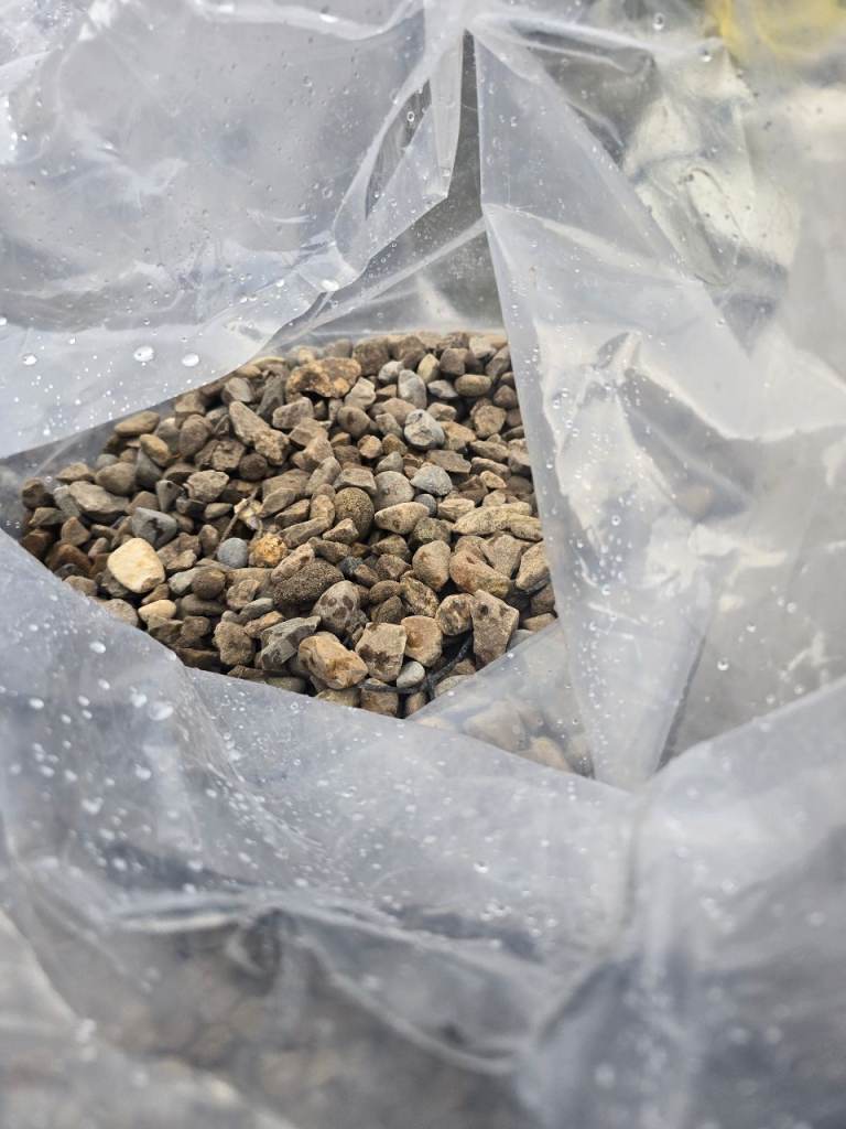 Bags of Gravel 4£
