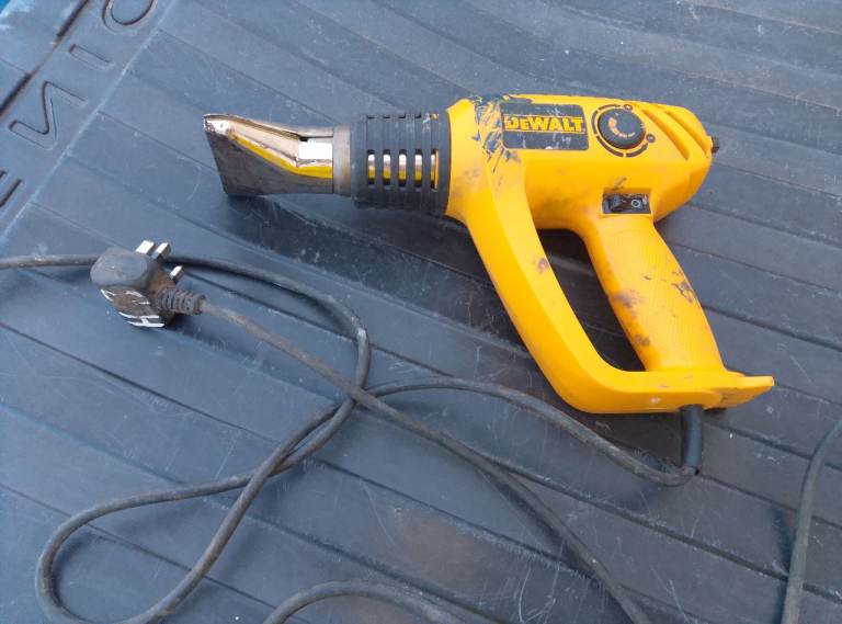 DeWalt Heat Gun – Fair Condition, Fully Working