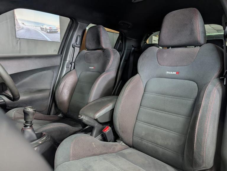 2015 Nissan Juke 1.6 DIG-T Nismo RS SUV 5dr Petrol Manual Euro 5 (218 ps) HATCHBACK Petrol Manual