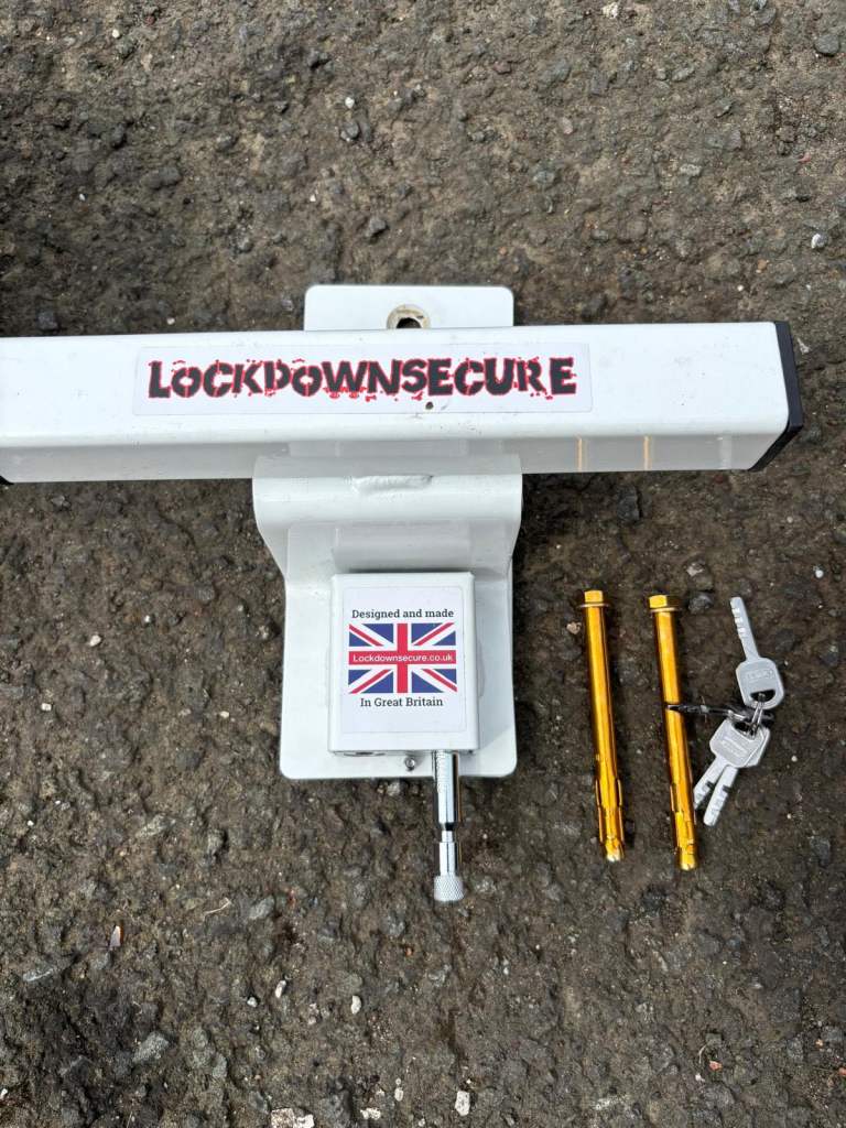 BRAND NEW GARAGE DOOR LOCK