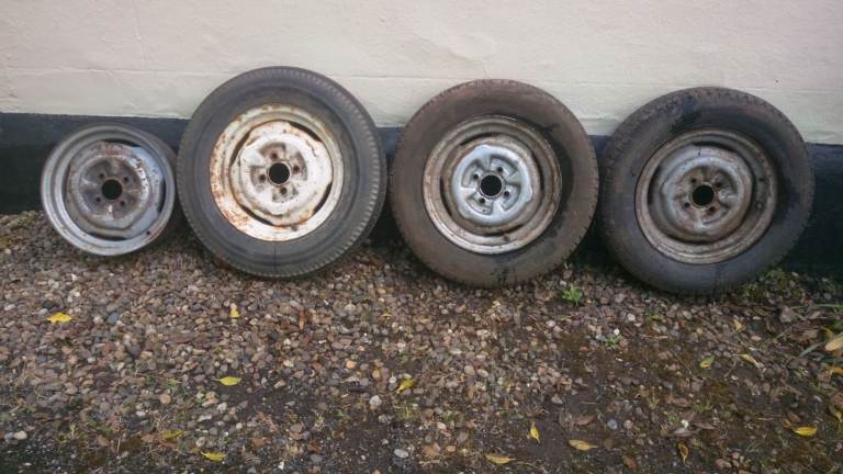 Triumph Herald or Early Spitfire Wide Slot Wheels for Refurbishment