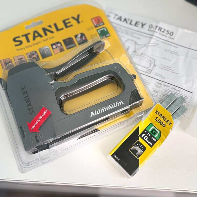 Stanley TR250 Heavy Duty Staple Gun packaging with staples