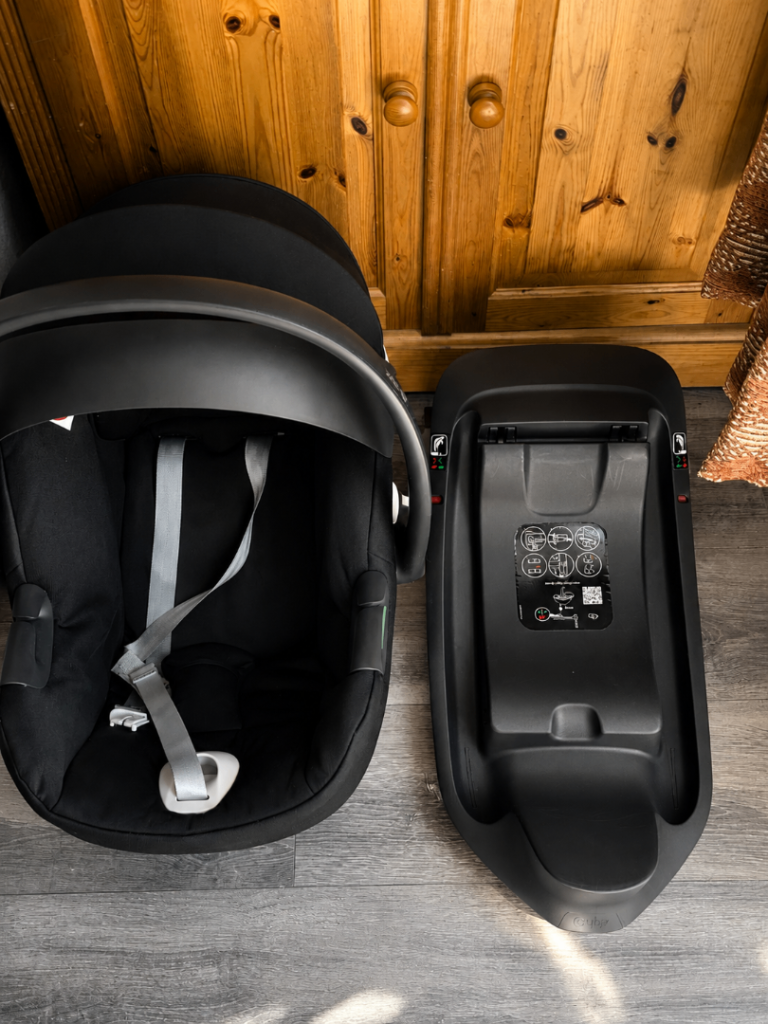 Cybex Aton car seat & base 0-13kg Very good condition 