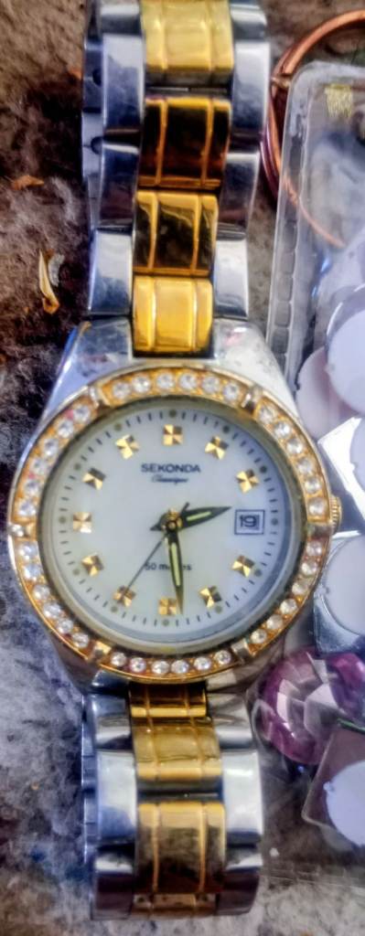 Sekonda Ladies Watch Two-Tone steel with stunning Mother of pearl face with Stone diameter&Bezel £15
