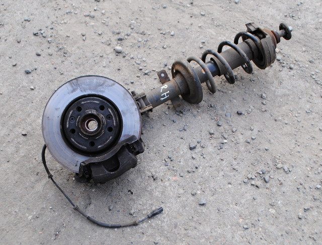 2015-2019 RENAULT TRAFIC VIVARO 1.6 CDTI DRIVER SIDE FRONT SUSPENSION LEG AND HUB