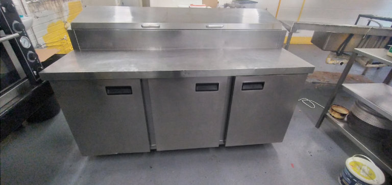 Catering equipment commercial clearance griddles pizza oven fridges restaurant trailer items