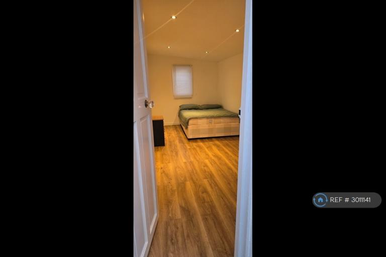 1 bedroom in Catford Hill, London, SE6 (#3011141)