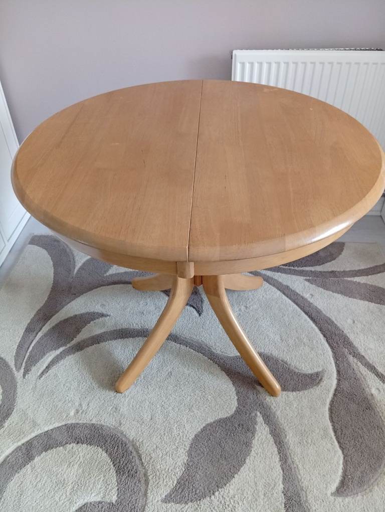Extendable Round dining table 