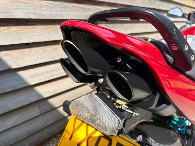 2007 / 07 Triumph Sprint 1050 £1900 Red 42803 miles.